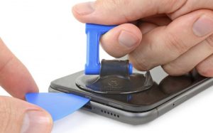 iPhone 11 Ekran Değişimi Adım 4